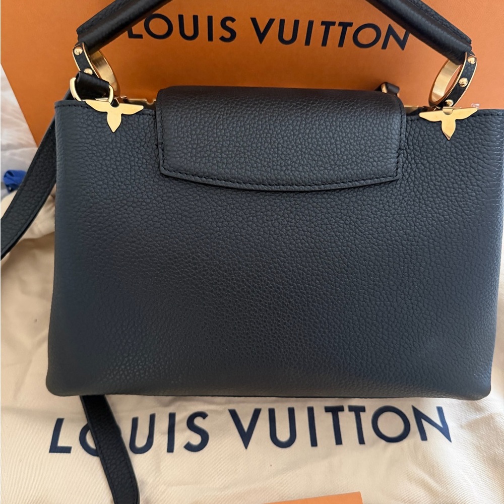 Louis Vuitton Black Leather Shoulder Bag with Gold Accents - Picture 4 of 7